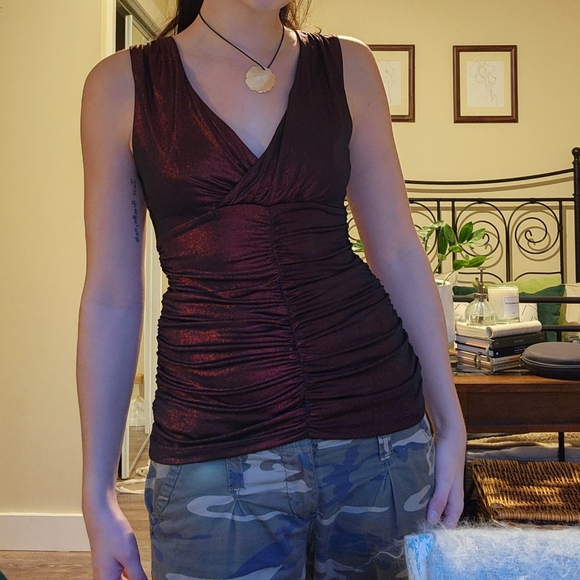 Cute y2k red and black ruched tank top - Picture 9 of 9